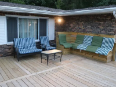 An Escape to a Dream of Green and relaxation. Hotels in Gary