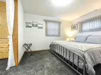 Black Barrel Lodge Hotels in Lead