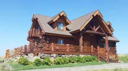 Handcrafted Log Cabin On Island Park Reservoir With Beautiful Views & Hot Tub!
