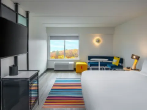 Aloft Framingham Hotels in Framingham