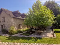 DOMAINE DE LABROUSSE, Maison d'hôtes en Périgord Hôtels à : Agonac