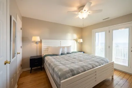 🌊 Luxe Oceanfront Escape 4BR + Private Pool & Stunning Views