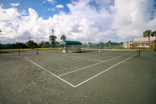 2br Condo on Park with walking access to the beach.