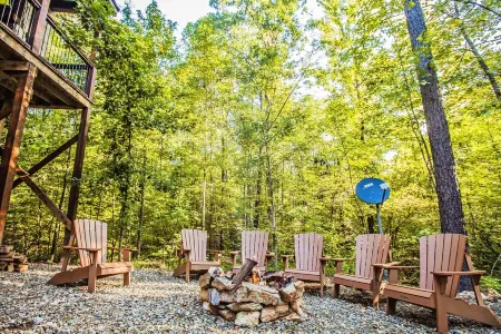 Lusa Nita Retreat – Luxe Lodge w/ Hot Tub, Sauna & Stunning Outdoor Living!