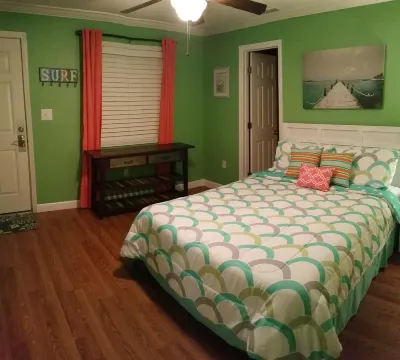 Clean & Affordable Beach Condo - Just Steps from the Sand! Hotels near Destin-Fort Walton Beach Convention Center