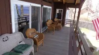 Lake Winnipesaukee Waterfront! Family Friendly, Amazing View, HotTub,Kayaks+more