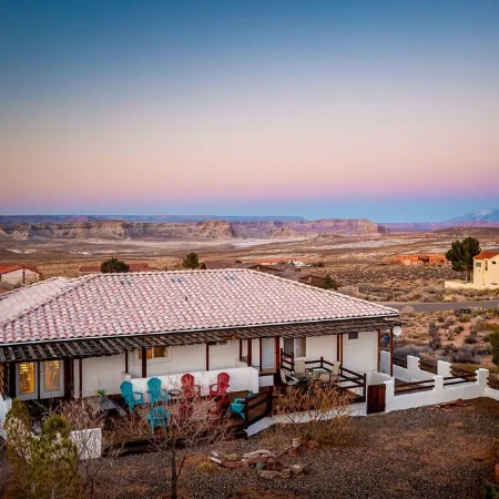 Sunset Mesa Hideaway-Lake Powell Views, Game Room & 3 Decks-Near Antelope Canyon