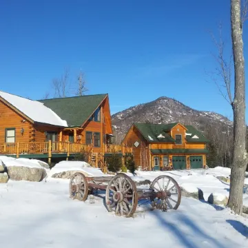 Cozy Adirondack Ski Cabin