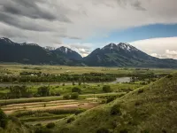 Beautiful home located in the heart of Paradise Valley Hotels in Emigrant