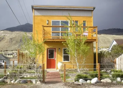 New to the Gardiner Market, 1 Block from Park Entrance Hotels near Roosevelt Arch
