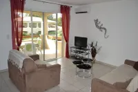 T2 apartment- BIG STANDING -clim- pool-beach 800m