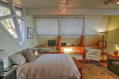 Studio with a View!! Hotels near Pelindaba Lavender Farm