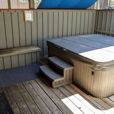 Sunriver Retreat - Sleeps 9/HotTub/SHARC Passes/No Extra Fees/NOW WITH A/C!