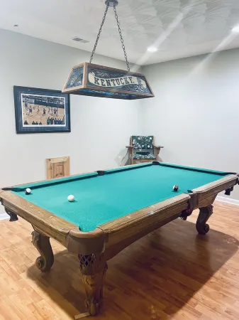 Bourbon Trail, Ark Encounter, Family Gatherings, WiFi, Cabin, Sleeps 29!