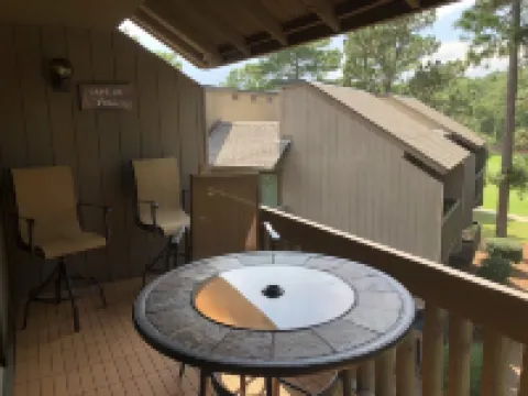 2 Br Condo on resort Property access to members benefits pool/hottub/golf cart Hotels in Pinehurst