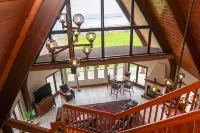 Huge Lakefront A-frame on Owasco, 4 king bedrooms, 5 bathrooms, Sleeps 10-12