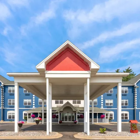 AmericInn by Wyndham Iron Mountain