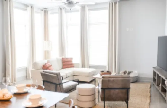 King size bed in Jennings #208