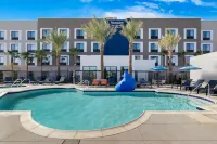 Hampton Inn & Suites by Hilton Corona - Pools