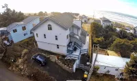 Experience Spacious Coastal Living at Seascape - Stunning Views of Heceta Beach Hôtels à proximité de : South Jetty Beach 3 Day Use