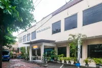RedDoorz Syariah @ Griya Raharja Klaten Hotels near SIMPANG LIMA BRAMEN KLATEN