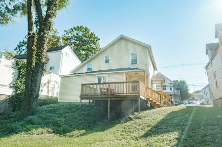 Whispering WillowBnB – Cozy Central Stay Near IUP in Indiana, PA