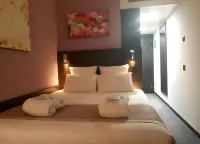 Nash Pratik Hotel Các khách sạn gần Synchrocyclotron