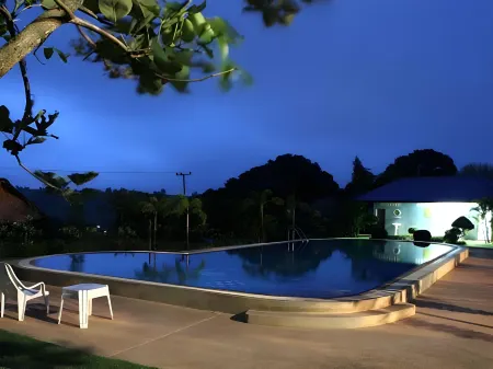 Anongnat Greenview Resort Отели рядом с достопримечательностью «Wat Khao Phaeng Ma»