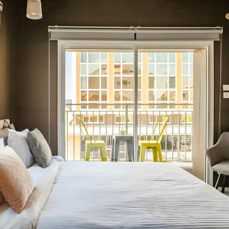 Dream Beach TLV Boutique Hotel Отели рядом с достопримечательностью «Пляж Гордон»