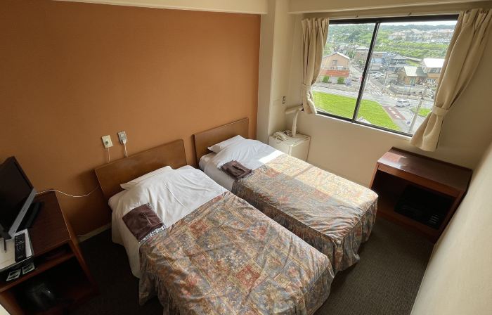 Business Hotel Takazawa Nagaura Station