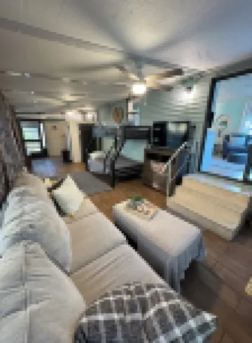 Charming 1 Bed 1 Bath Cottage in wonderful Sun Outdoors Sarasota that sleeps 6.