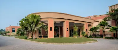 Nirvana Luxury Hotel l Ludhiana 인아얏 구마 맨디 공원 주변 호텔