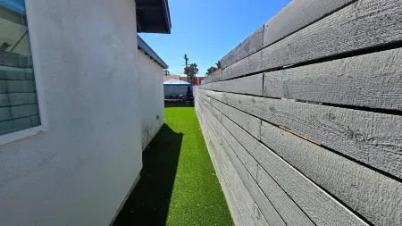 Cozy Outdoor Oasis and Modern Comforts - Charming San Diego Retreat