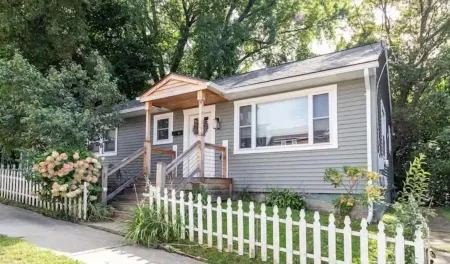 Private Home Food + Bars