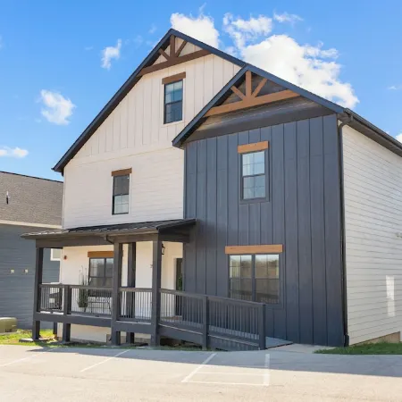 Location! Stunning 7b/8b, Sleeps 30! by Sdc w/Lake View, Hot Tub, &Theater!