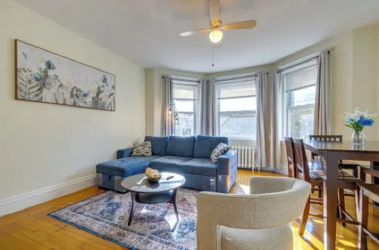 65inTV:Free Parking:Longwood:King Bed:Full Kitchen