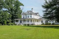 Guest Apartment at Historic Home on 30 Acres Only Minutes from Lake Gaston