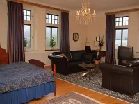 Home Hotel Drott 卡爾斯塔德附近的飯店