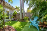 WATERFRONT & HEATED POOL- Tropical 2b/2b w/ Private Dock