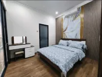 Rumah 300 m² dengan 4 kamar tidur dan 7 kamar mandi pribadi di Cikupa Hotel dekat Masjid Jami At Taqwa, Kp Pasar Rebo Wanakerta Sindang Jaya