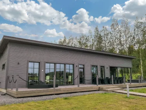 Villa karhentimantti Hotels in Ylojarvi