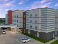 Fairfield Inn & Suites Omaha at MH Landing Hotels near Fun Plex