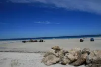 Sunset Lodge - Hardwicke Bay Hotels in Warooka