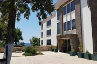 Troas Beach Hotel