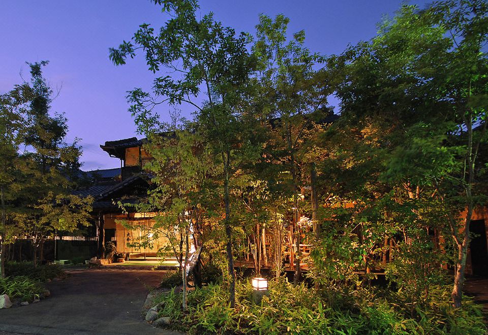 1. Ryokan Y..