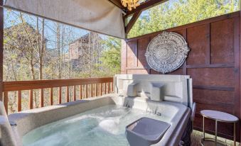 Bear Cove by AvantStay Hot Tub Pool Table
