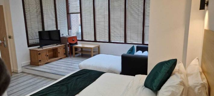 Crown House Hotels in Oxford