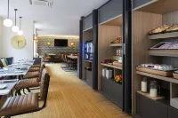 Aparthotel 37 Lodge Courbevoie Paris La Défense - breakfast