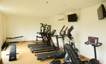 Cozy Studio Tree Park Apartment Near BSD City