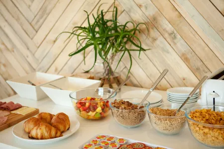 Plett Beachfront Accommodation Отели рядом с достопримечательностью «Knysna Elephant Park»